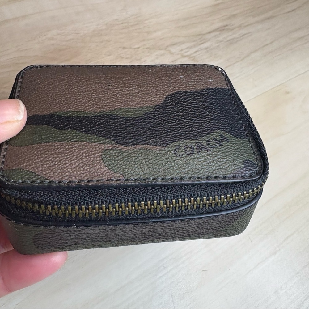 Coach Men's Green and Black Camouflage Triple Bottle Pill Box RARE - Picture 3 of 7